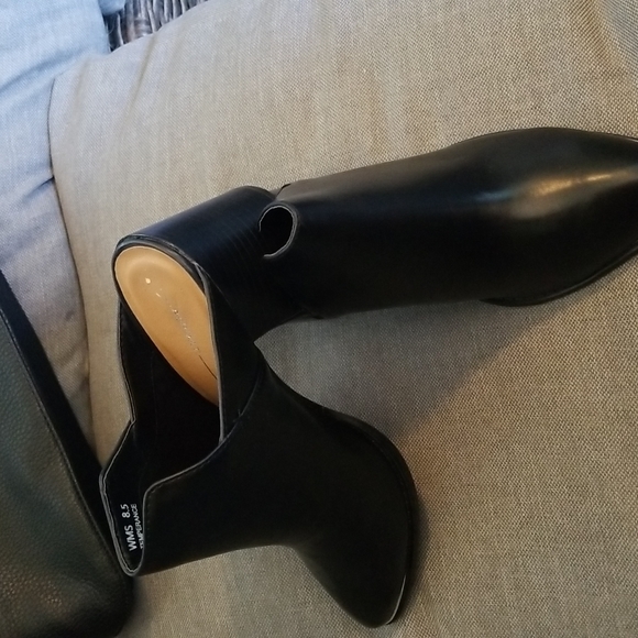 Fashion Booties - Picture 2 of 6